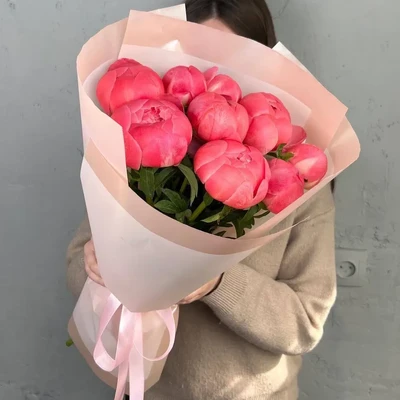 Букет из 9 пионов